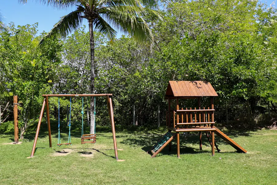 Parquinho infantil em madeira